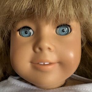 Vintage American Girl Doll - Blonde Hair & Blue Eyes (Truly Me / JLY)